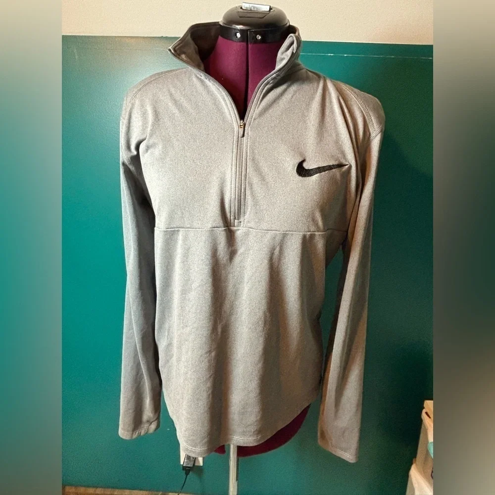Nike Gray Quarter-Zip Women’s Athletic Pullover